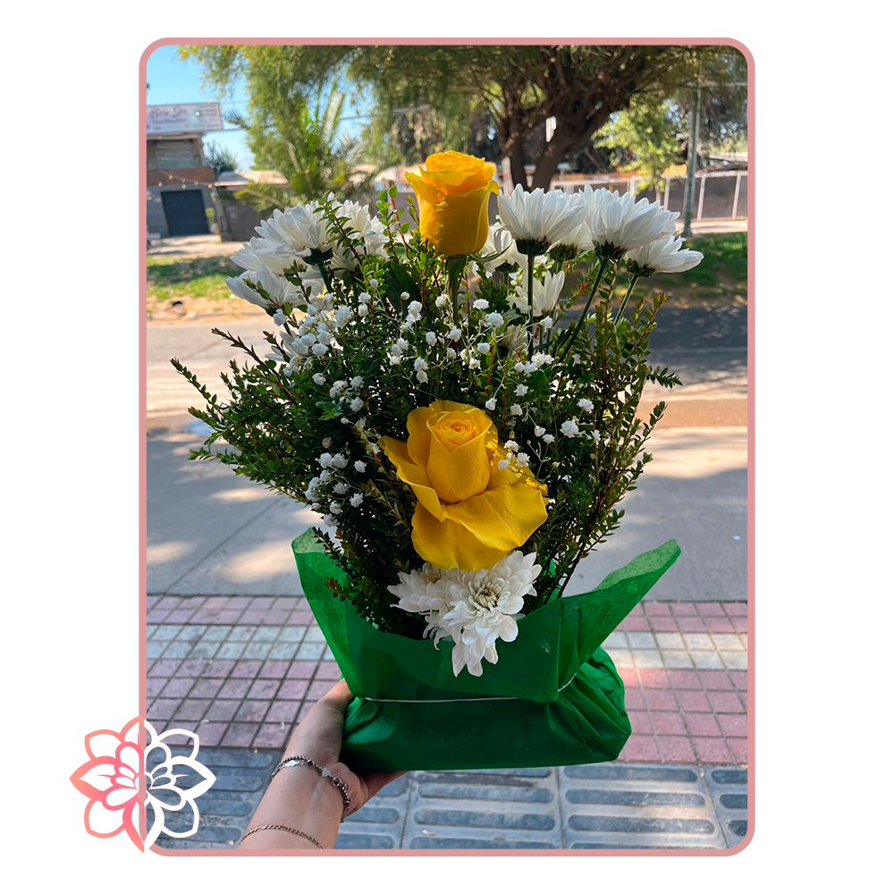 Arreglo Floral con Rosas Amarillas y Margaritas Blancas