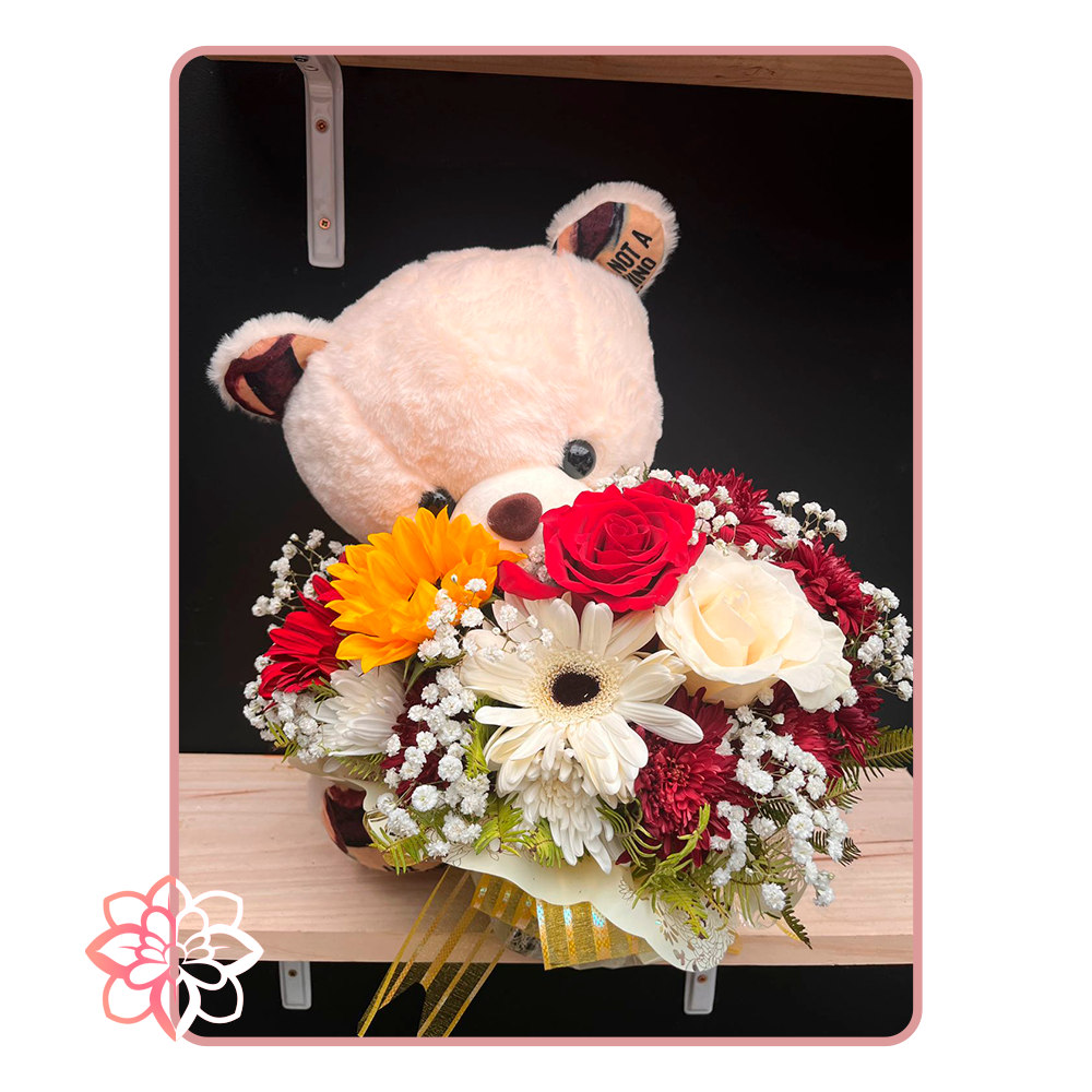 Hermoso Arreglo con Osito de Peluche y Flores Mixtas