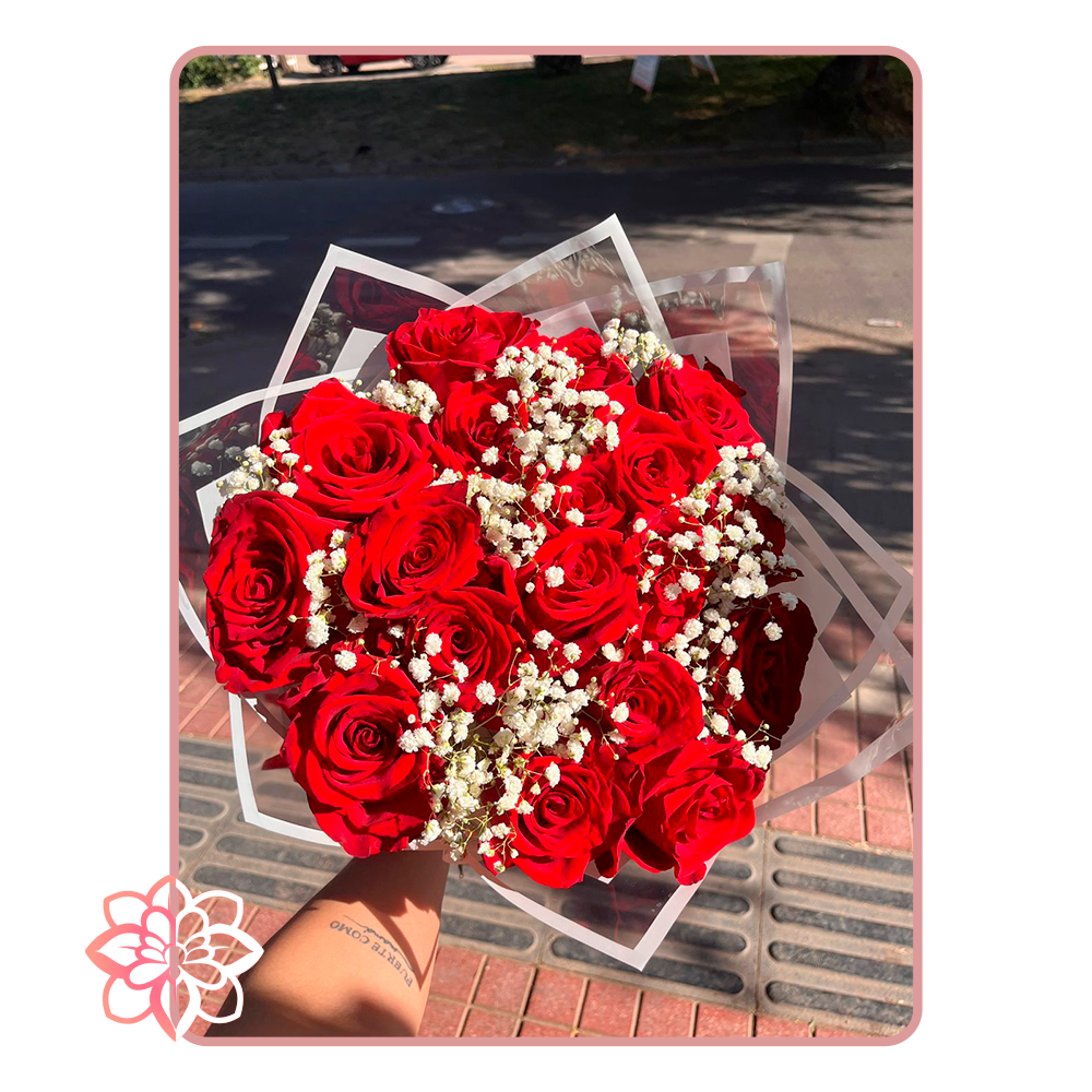 Ramo de Mano con 18 Rosas Rojas